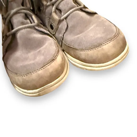 Sorel Joan Explorer Shearling Faux Fur Lace Up Gray Leather Booties Sz‎ 9