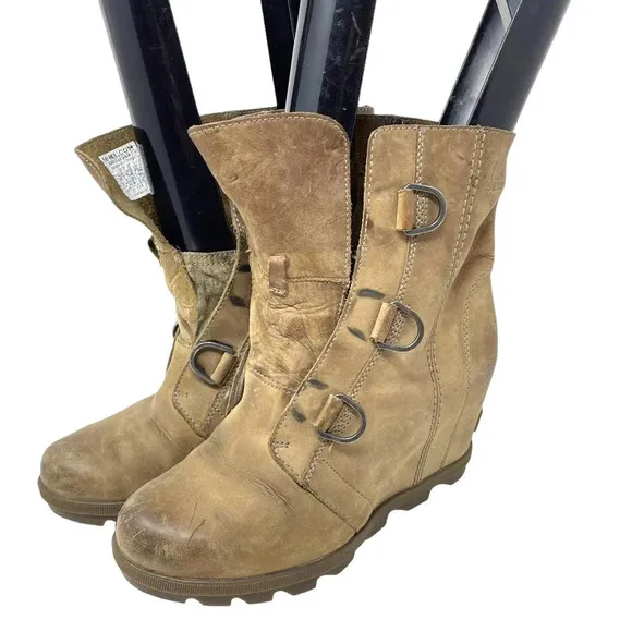 Sorel Joan of Arctic Wedge II Boots Ash Brown Size US 7.5 **Flawed
