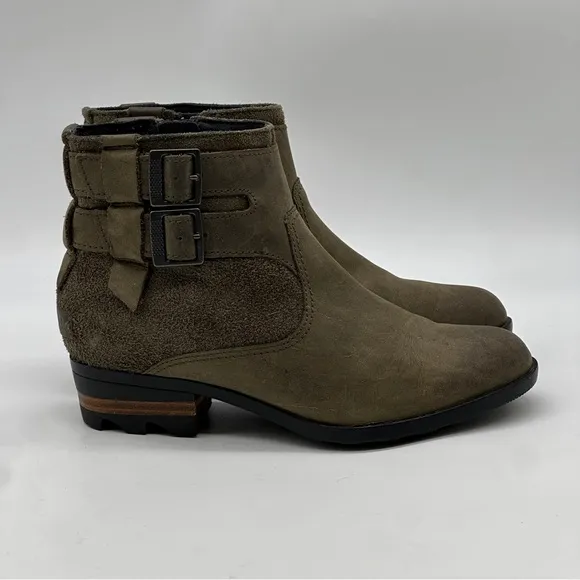 Sorel Lolla Ankle Boots. Size 7
