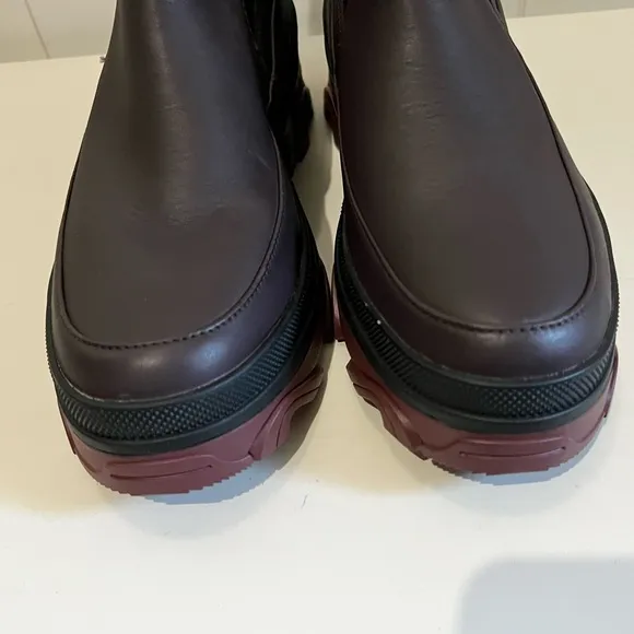 Sorel  NWT Waterproof Chukka Boots rain boots size 10 brown red black