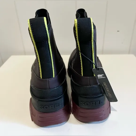 Sorel  NWT Waterproof Chukka Boots rain boots size 10 brown red black