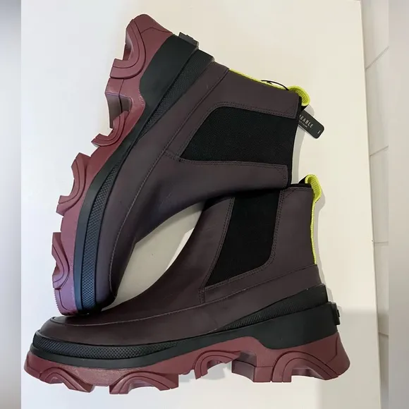 Sorel  NWT Waterproof Chukka Boots rain boots size 10 brown red black