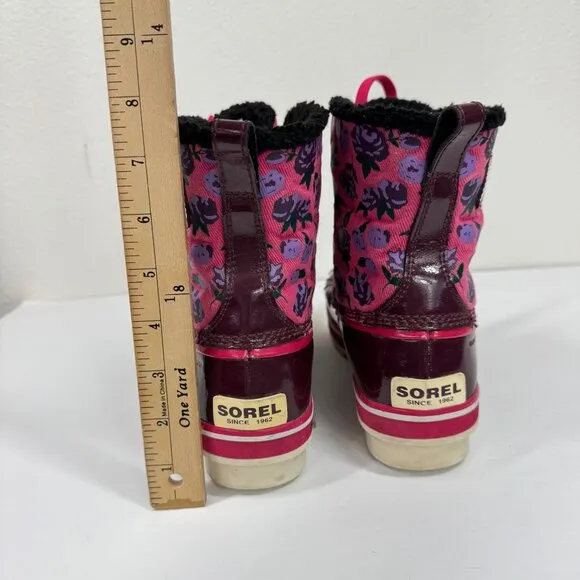 Sorel Pink Floral Duck Boots Size 6 Lace Up Waterproof Lined