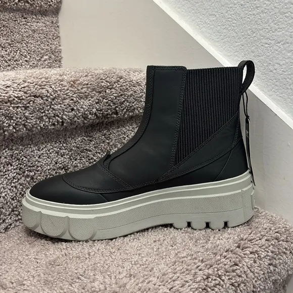 Sorel Stylish Black Ankle Boots