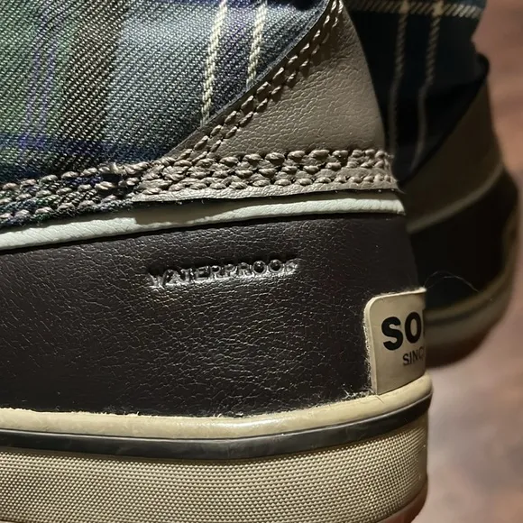 SOREL Trivoli Plaid 18131 Waterproof RubberSole Boots Size 7.5 Warm Lining Flaws