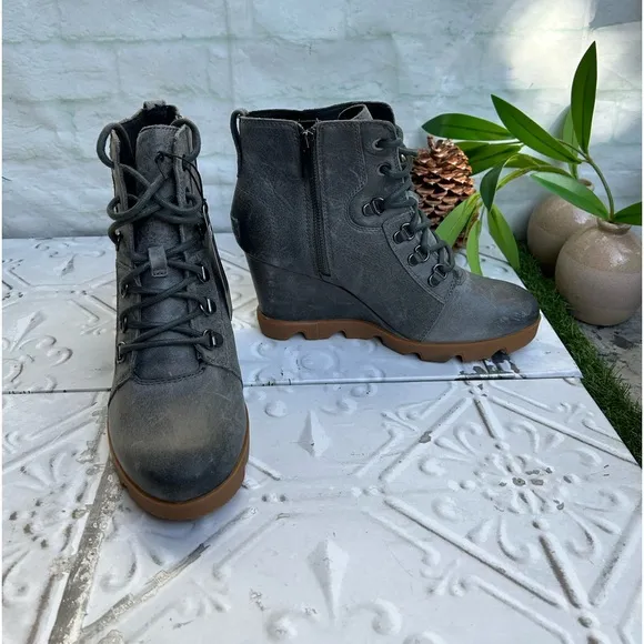 Sorel women Joan Uptown GreyLace Up Wedge Booties waterproof line new 9.5