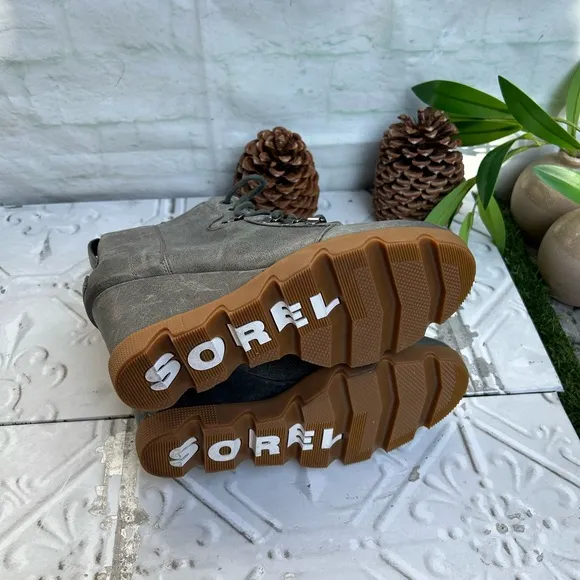 Sorel women Joan Uptown GreyLace Up Wedge Booties waterproof line new 9.5