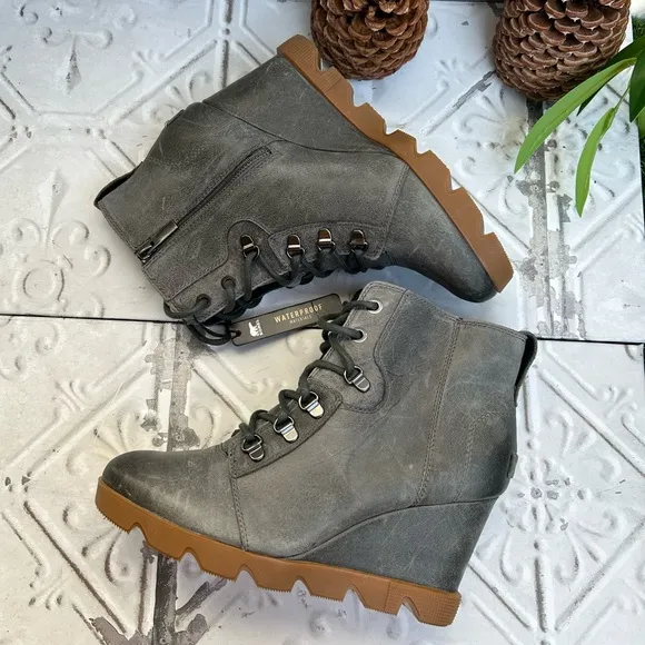 Sorel women Joan Uptown GreyLace Up Wedge Booties waterproof line new 9.5