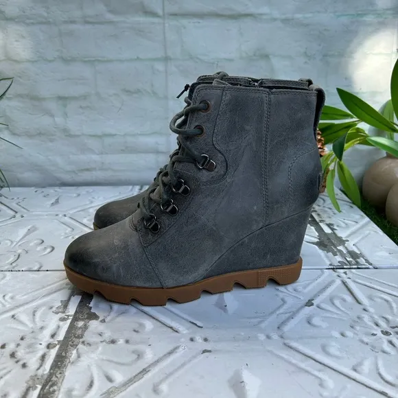 Sorel women Joan Uptown GreyLace Up Wedge Booties waterproof line new 9.5