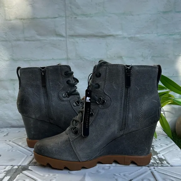 Sorel women Joan Uptown GreyLace Up Wedge Booties waterproof line new 9.5