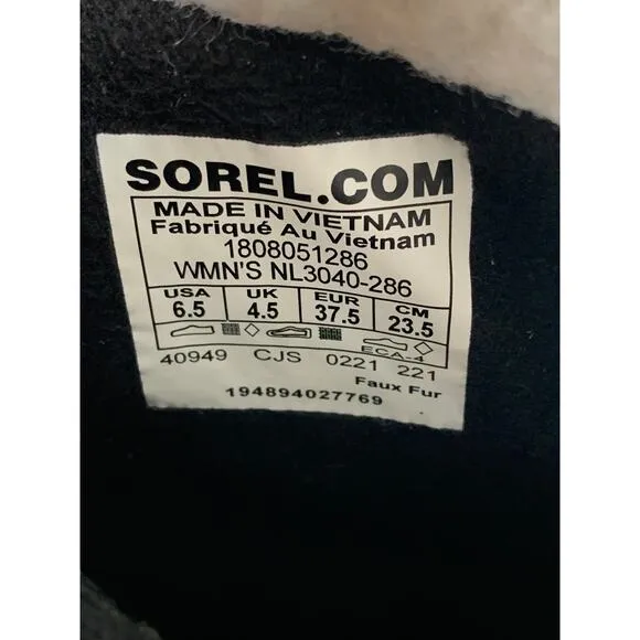 Sorel Women's Explorer Carnival Waterproof Snow Boot - Size 6.5