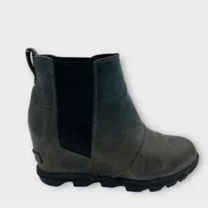 Sorel Women's Joan of Arctic Wedge Il Chelsea Boots Leather Quarry Size 7.5 Nice