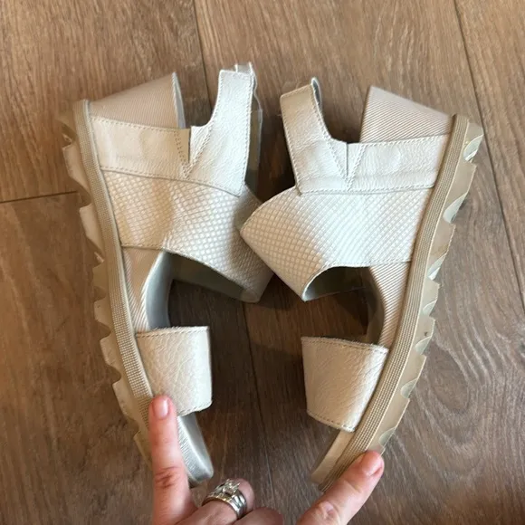 SOREL WOMENS JOANIE II SLINGBACK SANDAL CREAMLEATHER SIZE 10