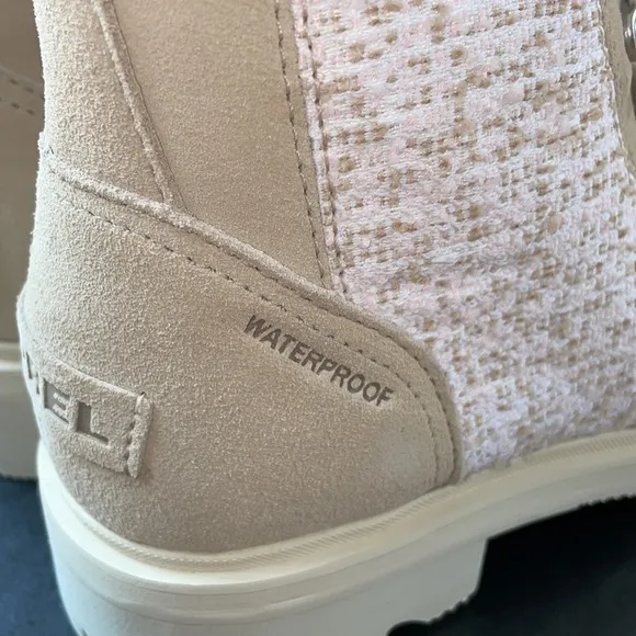 Sorel Women's Lennox Lace cozy WP lamb shearling lace up boots cream 7 N…