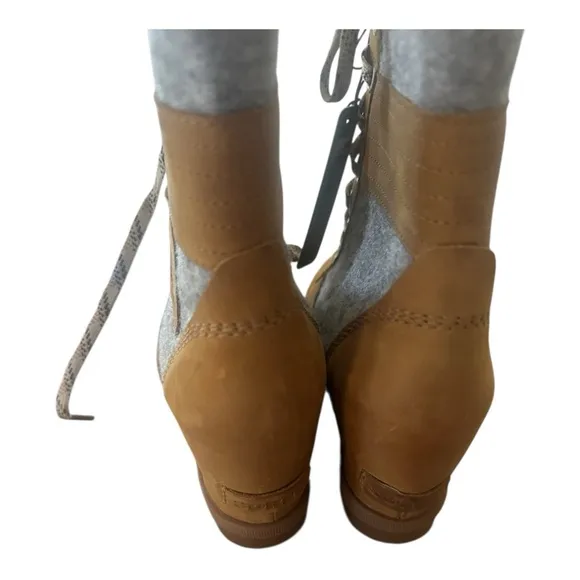 Sorel Women's Lexie Tan and Gray Lace-Up Wedge Boots 9