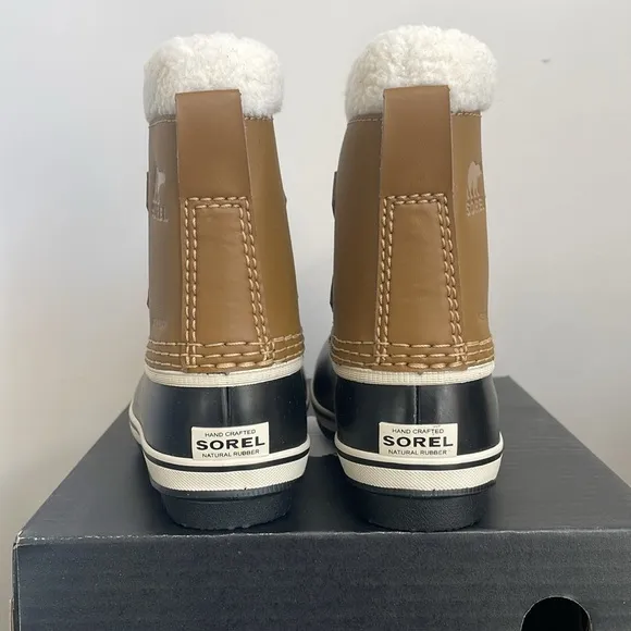 Sorel yoot pac boots. Youth Size 8. New