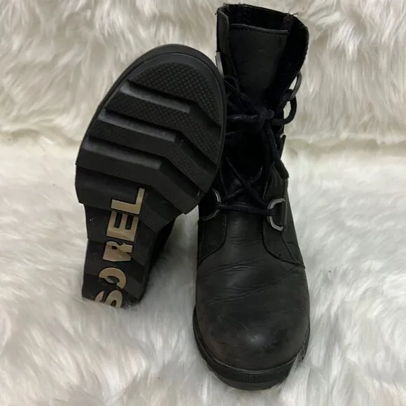 Sorel Joan of arctic wedge boots size 7.5 A7