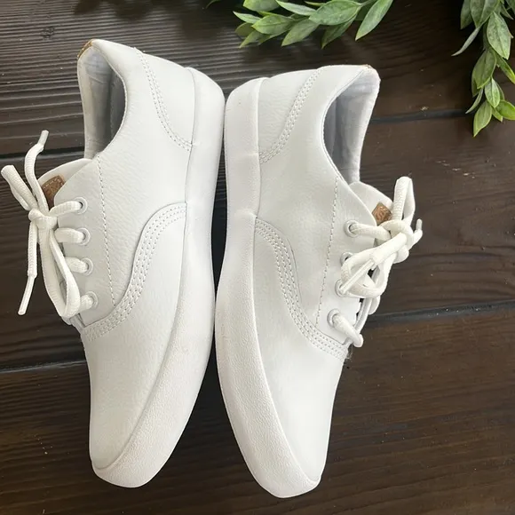 Sperry boys white leather sneaker