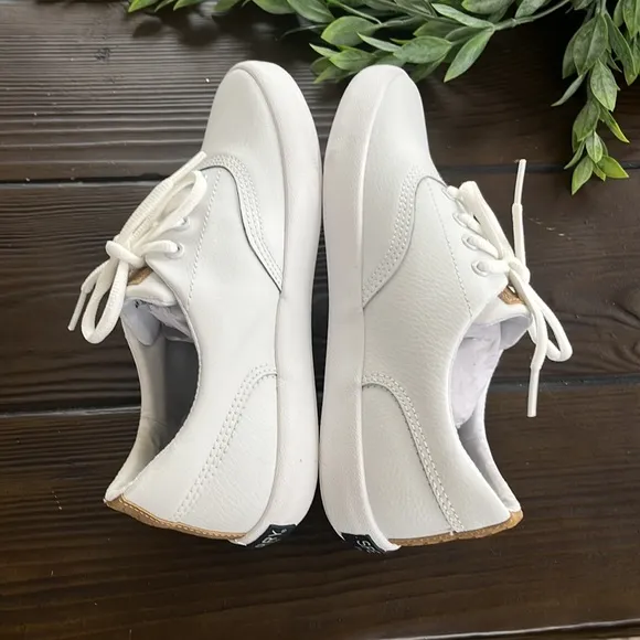 Sperry boys white leather sneaker