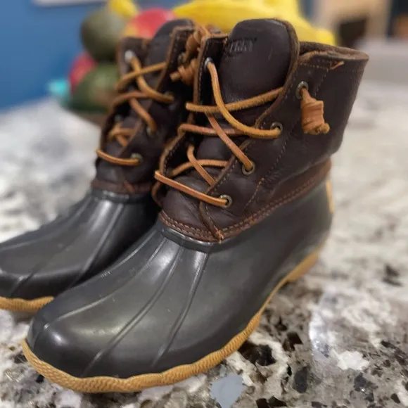 Sperry Leather Boots woman’s size 9.5