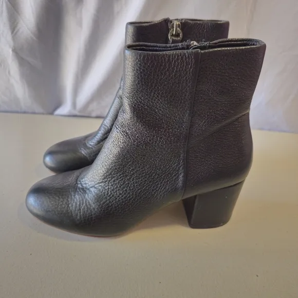 Splendid soft pebble leather Elegant Black Ankle Boots