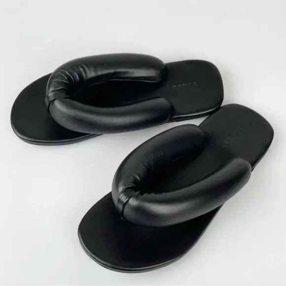 🔹Staud Rita sandals
