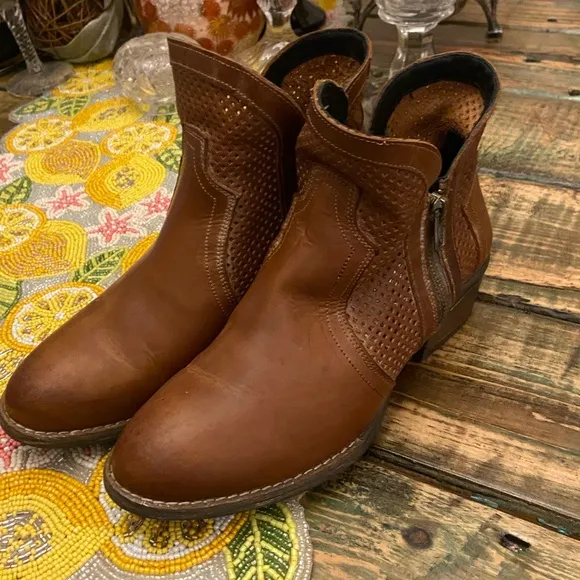 Sterling River Perforated Brown Whitewashed Leather Double Zipper Bootie