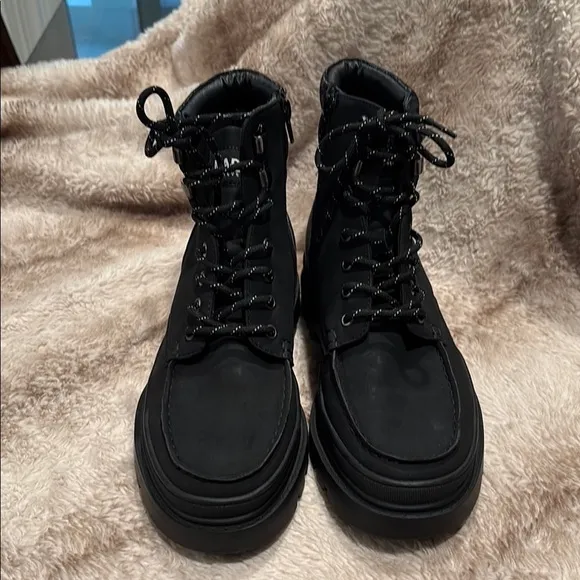 Steve Madden lace up Black Men's Boots size 8.5
