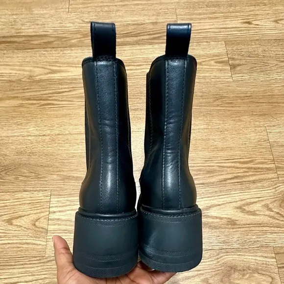 STEVE MADDEN leather black ankle boots