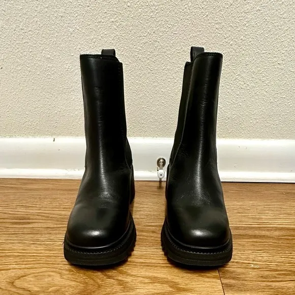 STEVE MADDEN leather black ankle boots