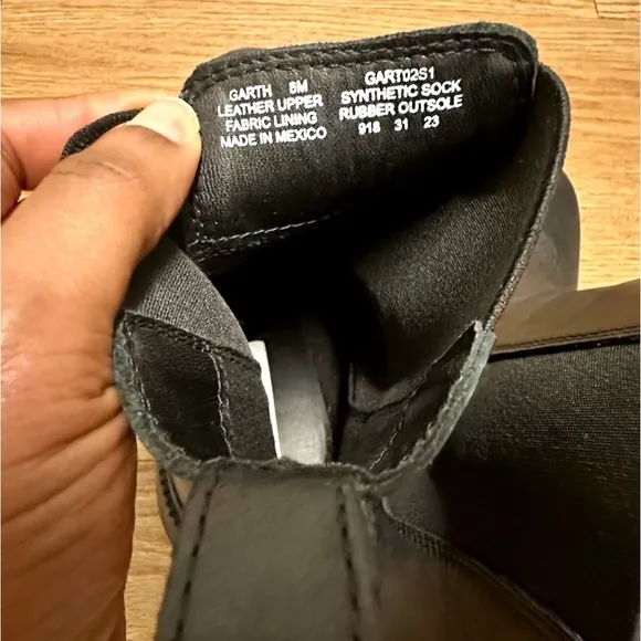 STEVE MADDEN leather black ankle boots