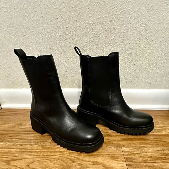STEVE MADDEN leather black ankle boots