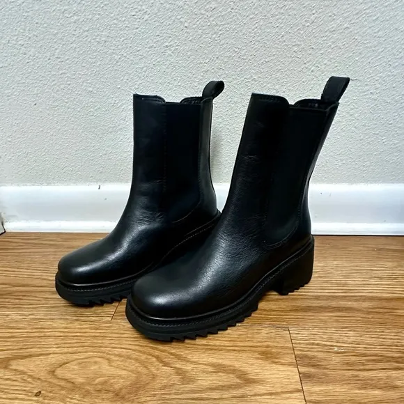 STEVE MADDEN leather black ankle boots