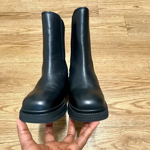 STEVE MADDEN leather black ankle boots