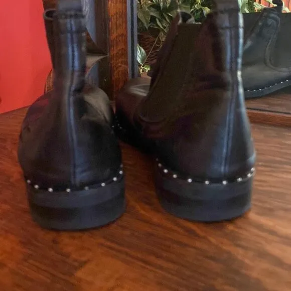 Steve Madden size 7, black leather ankle boots, with silver studs around bottom