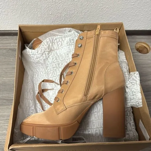 STEVE MADDEN Womens  1&quot; Platform Back Pull-Tab Hani Heeled Boots