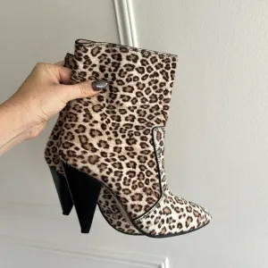 STUART WEITZMAN Ponyhair Ankle Boots 7.5