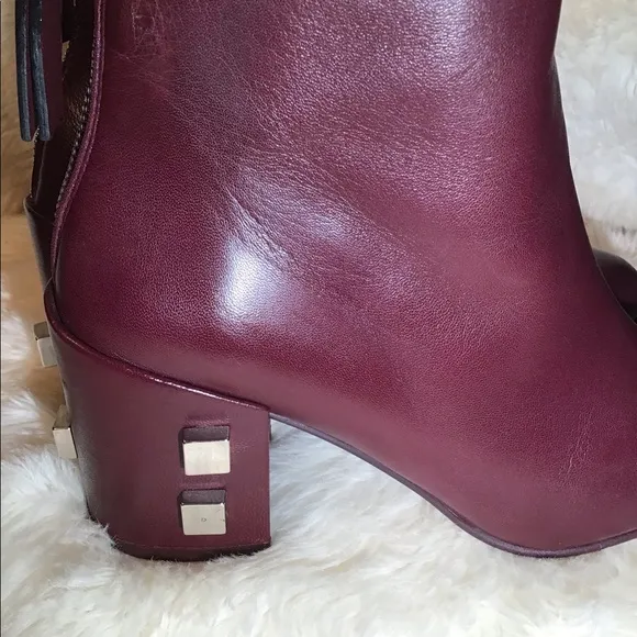 Stuart Weizman Zappa galaxy burgundy leather ankle boots size 6
