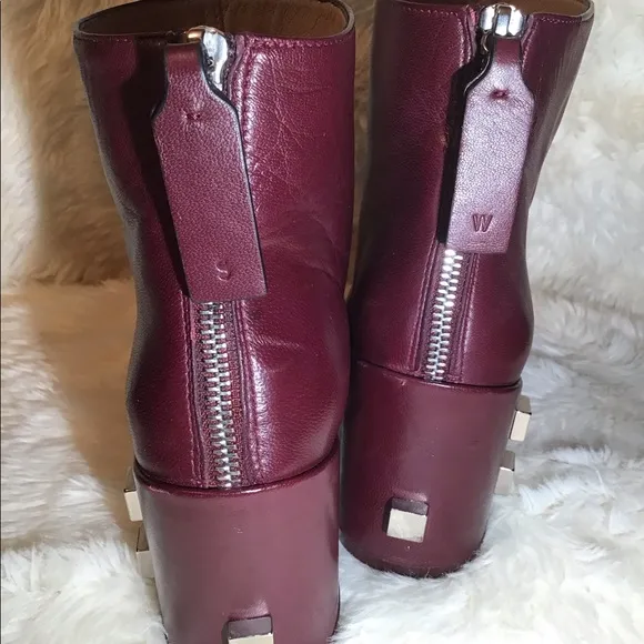 Stuart Weizman Zappa galaxy burgundy leather ankle boots size 6