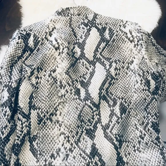 STYLISH »SO CHIC » LADIES MODERN VINTAGE FAUX SNAKESKIN ZIP-UP JACKET || LG ||