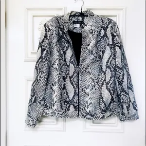 STYLISH »SO CHIC » LADIES MODERN VINTAGE FAUX SNAKESKIN ZIP-UP JACKET || LG ||