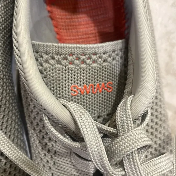 Swims Breeze Tennis Knit Size 9 cole sand dune