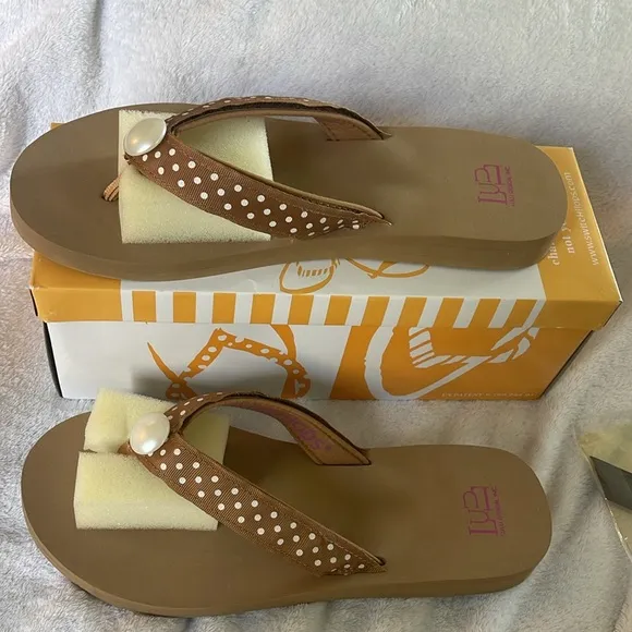 Switch Flops Brown and Tan Polka Dot three extra straps women’s 11 NWT bundle