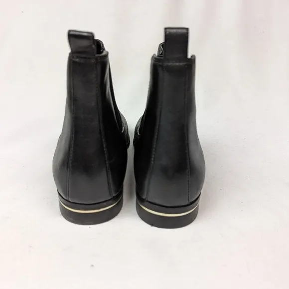 TALBOTS 8M Sydney Chelsea Ankle Boots Pointed Toe Gold Metallic Accent Booties