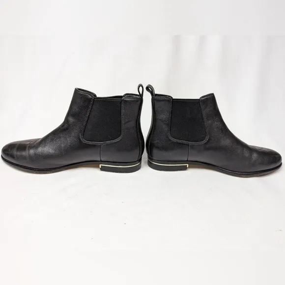 TALBOTS 8M Sydney Chelsea Ankle Boots Pointed Toe Gold Metallic Accent Booties
