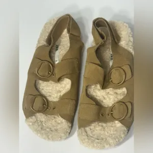Tan Sandals with Buckle Detail Zara size 40 like new