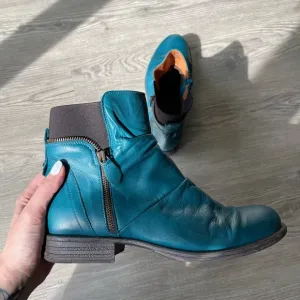 Teal Leather Ankle Boots with Zipper, Miz Mooz, Size 39 or 8.5, New w/o tags.