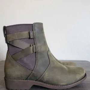Teva Ellery Ankle Waterproof Distressed Leather Boots Olive Green Sz Women's 6.5