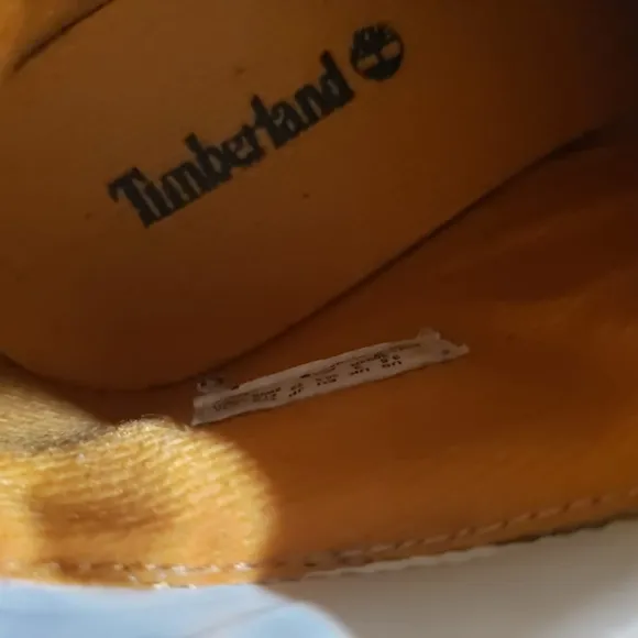 Timberland Boys tan boots Size 3.5