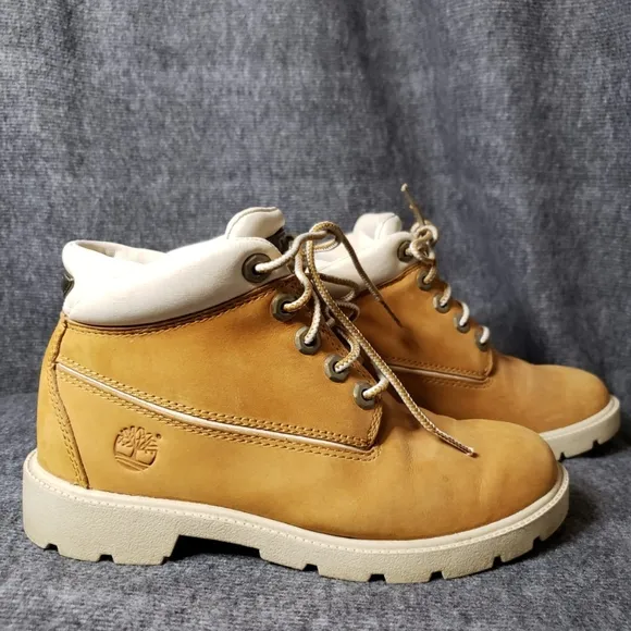 Timberland Boys tan boots Size 3.5